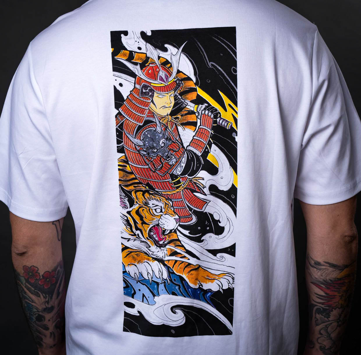 Polera Tiger by Marlon Parra white